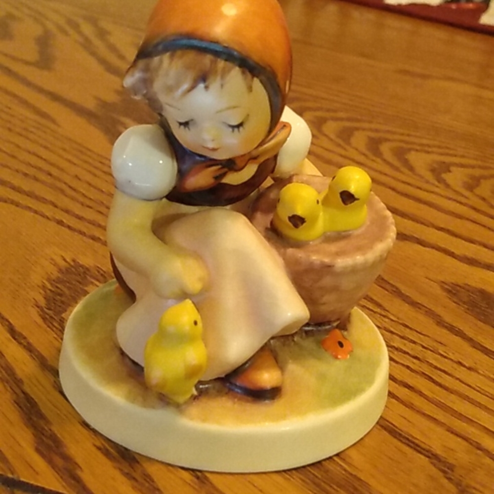 Hummel Chick Girl